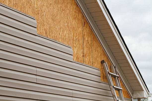 24/7 Emergency Vinyl Siding experts in Worcester, MA